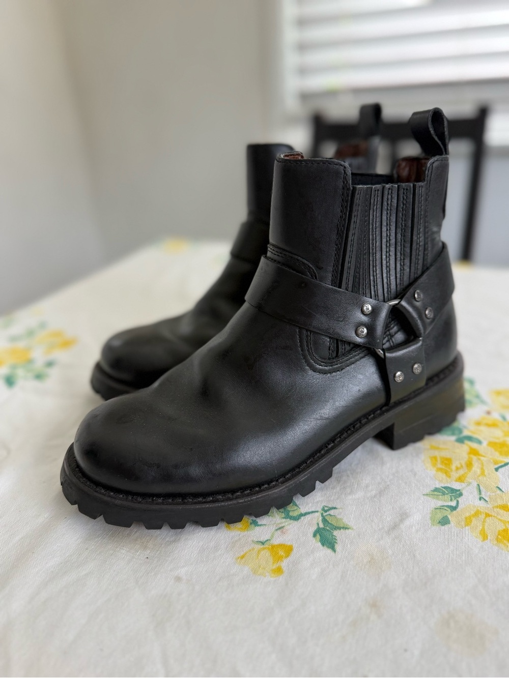 GBX Women’s Black Leather Biker Boots Harness Ankle Round Toe Size 7.5D